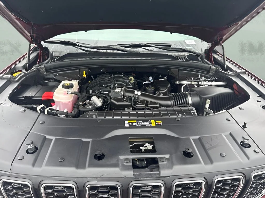 Used 2025 Red Jeep Laredo image 16