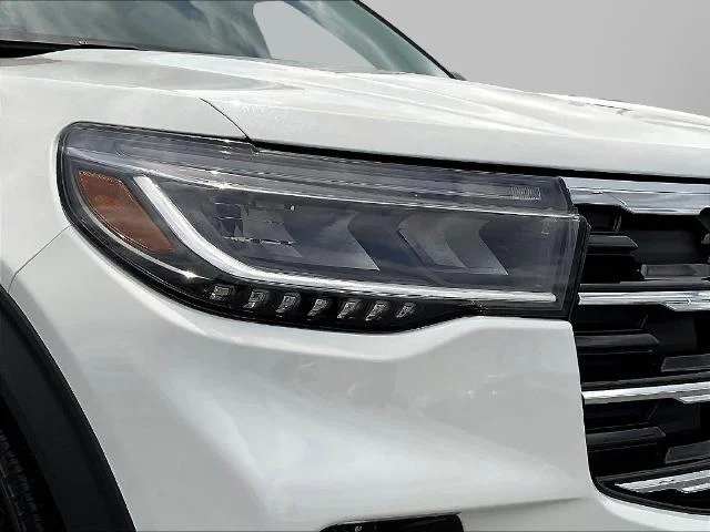 New 2026 Star White Metallic Tri-Coat Ford Active image 79