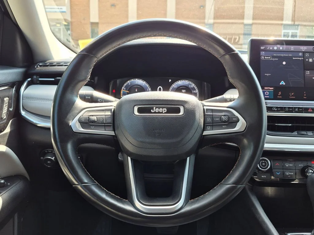 Used 2022 Gray Jeep Limited image 14