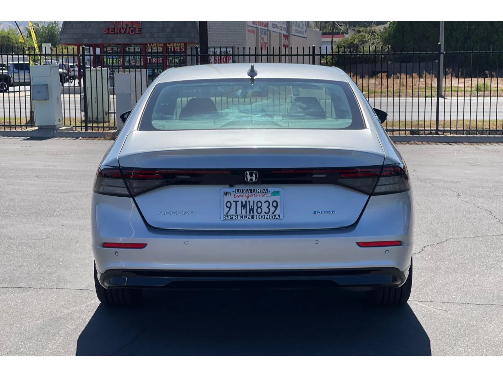 Used 2025 Solar Silver Metallic Honda EX-L image 4