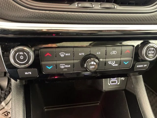 Used 2022 Black Jeep Trailhawk image 19