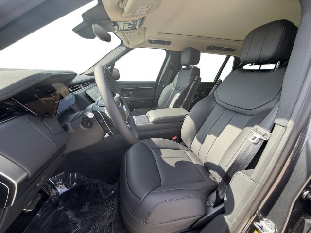 New 2027 Carpathian Grey Land Rover SE image 10