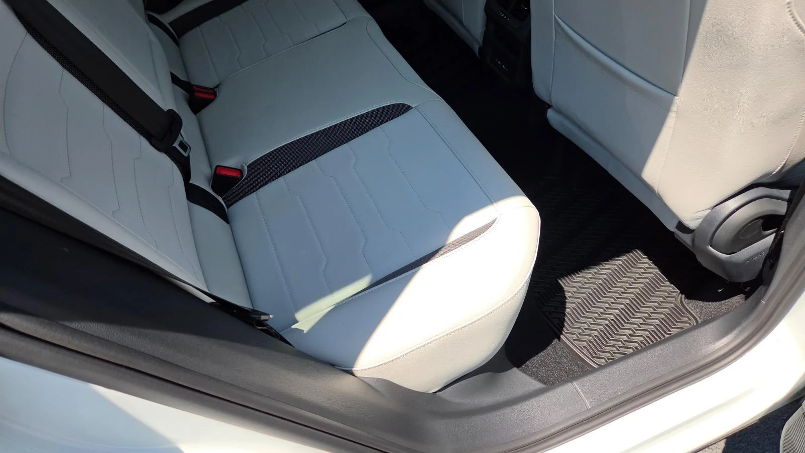 New 2026 Pure White Volkswagen SE image 56