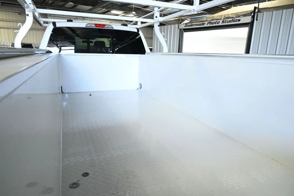 2025 Ford F-450 Super Duty Chassis Cab XL - Photo 28