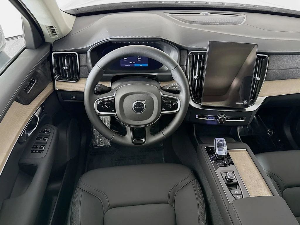New 2026 Blue Volvo B6 Plus 7-Seater image 23