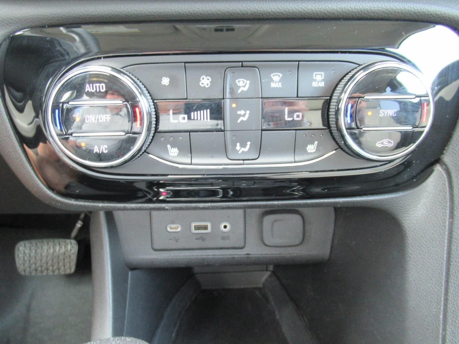 Used 2023 Gray Buick Select image 29