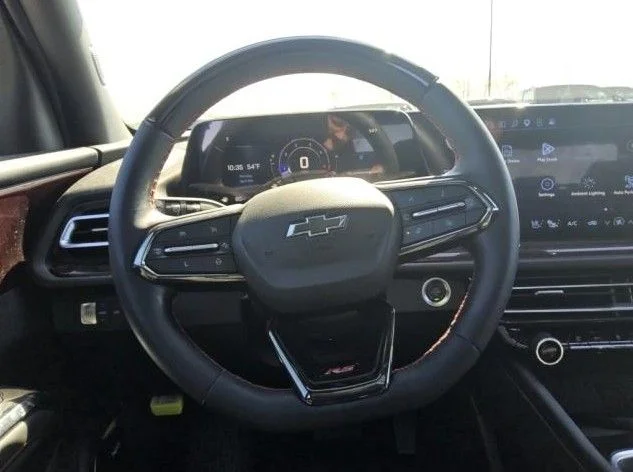 Used 2025 Gray Chevrolet RS image 7
