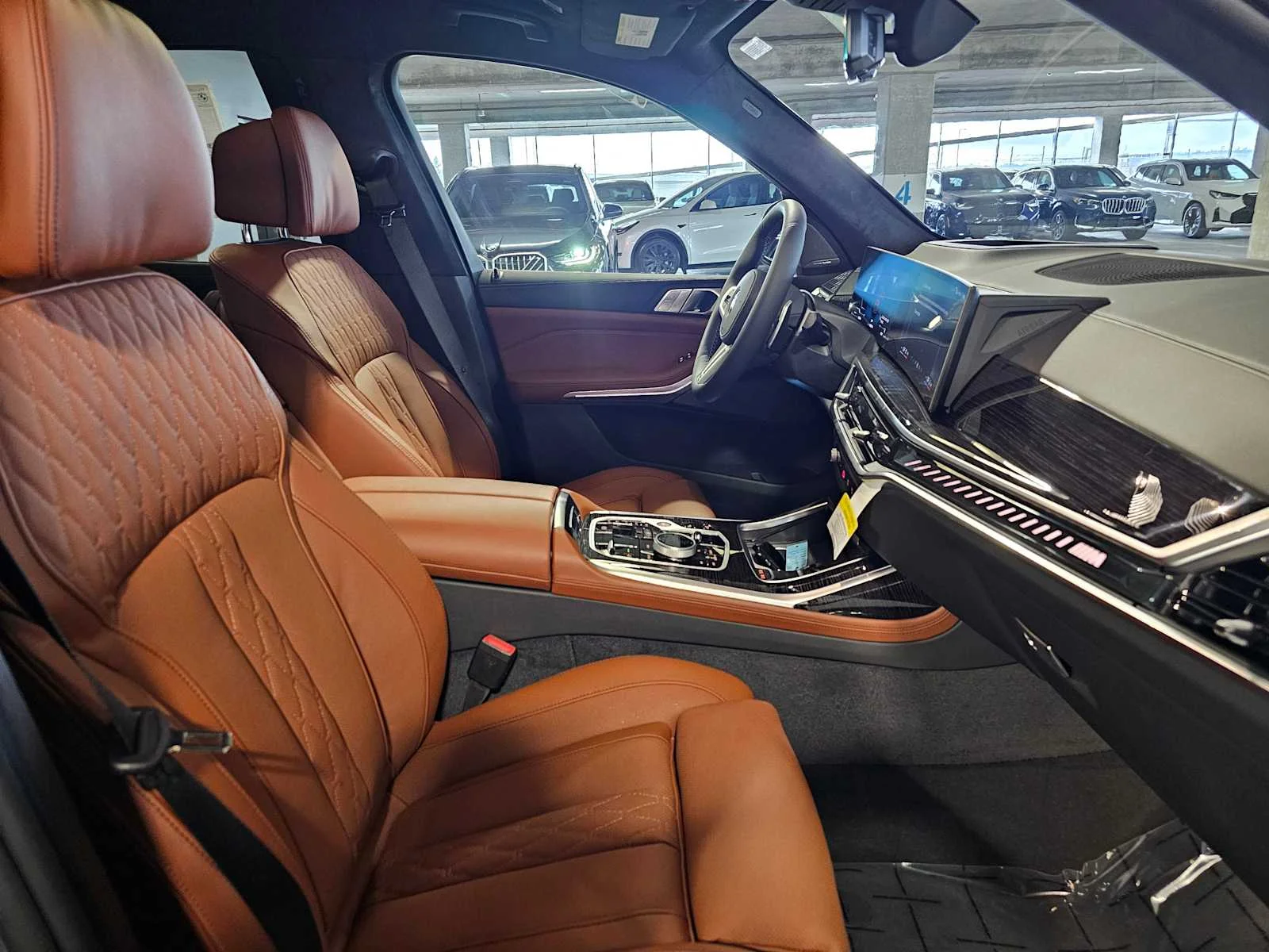 New 2026 Dravit Grey Metallic BMW M60i image 44