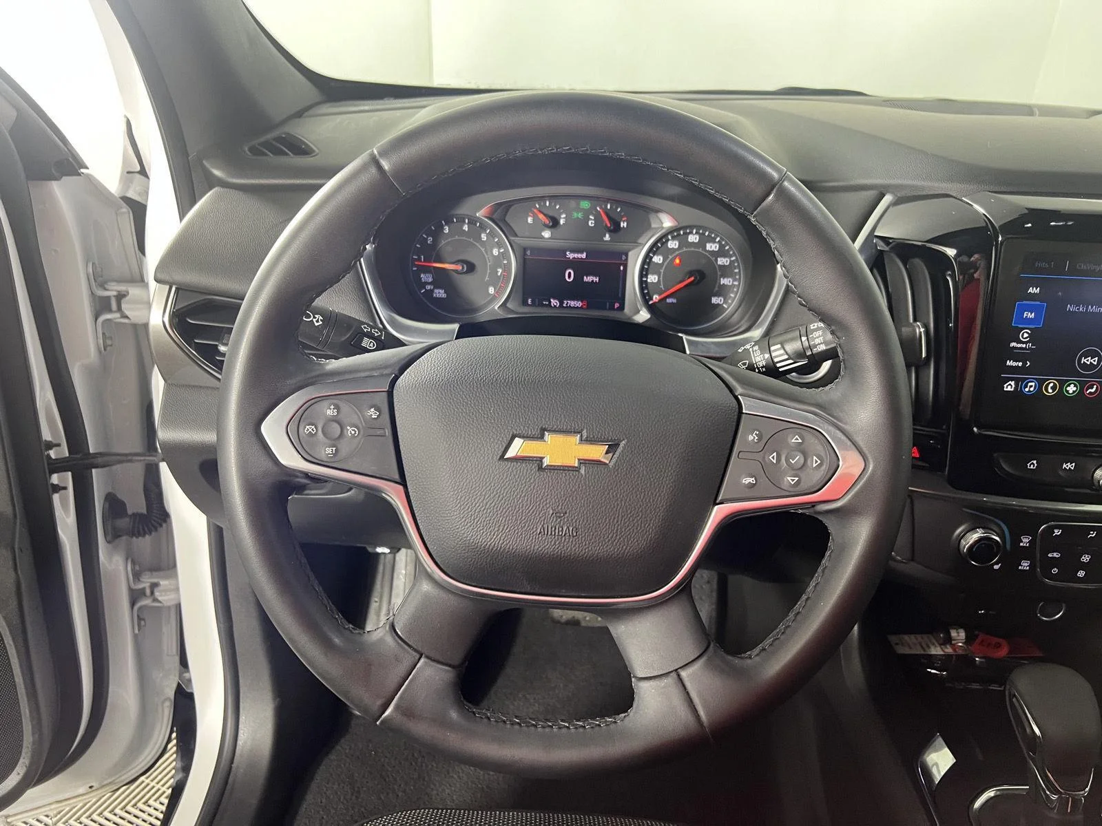 Used 2023 Iridescent Pearl Tricoat Chevrolet LT Cloth image 22