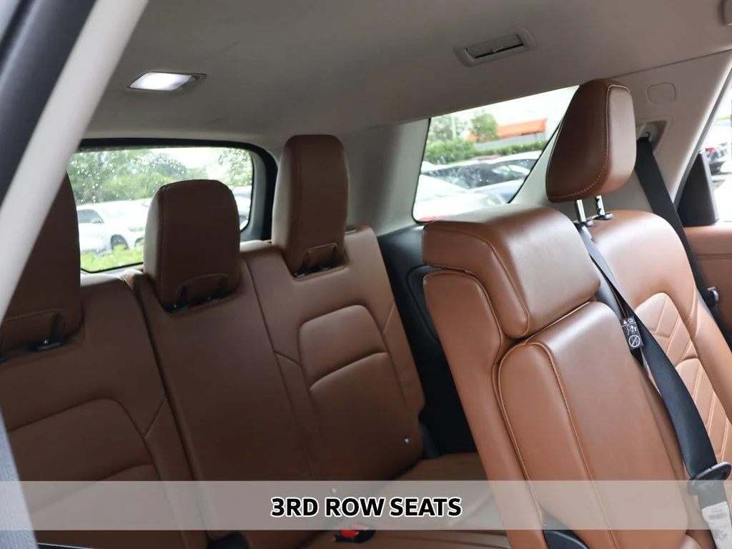Used 2024 White Nissan Platinum image 17