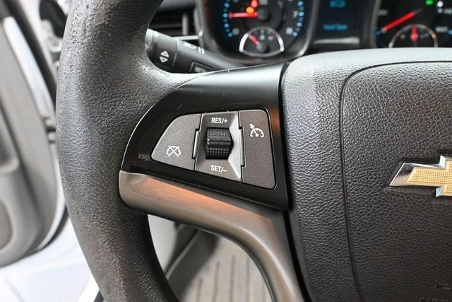Used 2013 White Chevrolet LS image 20