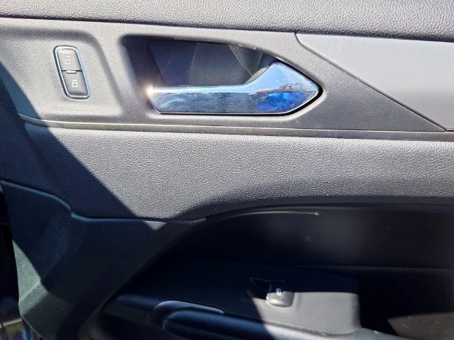 Used 2019 Magnetic Gray Metallic Lincoln Standard image 13