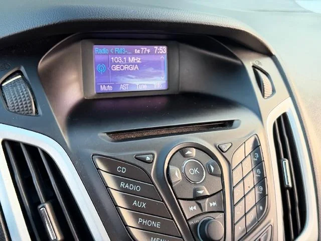 Used 2013 Ruby Red Metallic Ford SE image 45