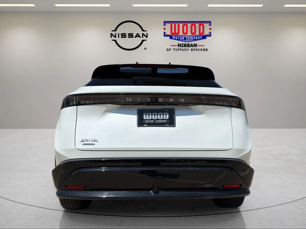 Used 2023 Everest White Pearl Tricoat Black Diamond Pearl Nissan Premiere image 3
