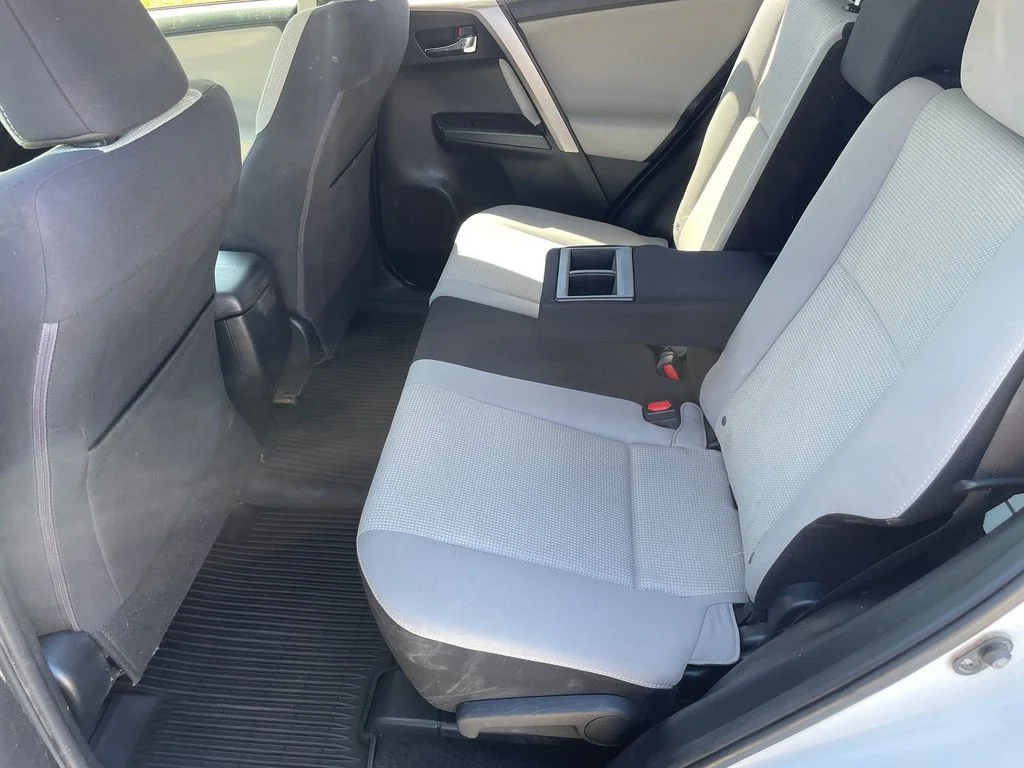 Used 2017 Super White Toyota XLE image 10