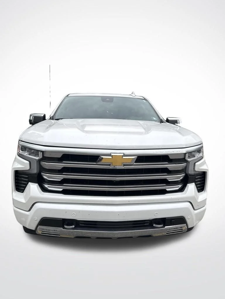 Used 2024 White Chevrolet High Country image 5