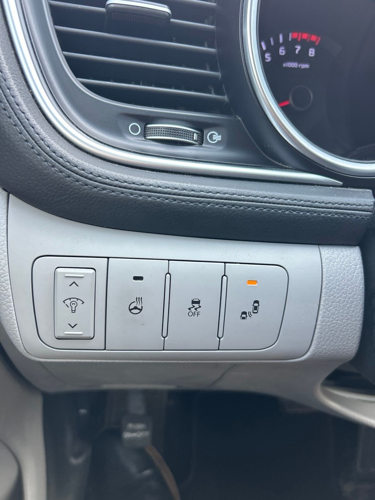 Used 2015 Black Kia EX image 12