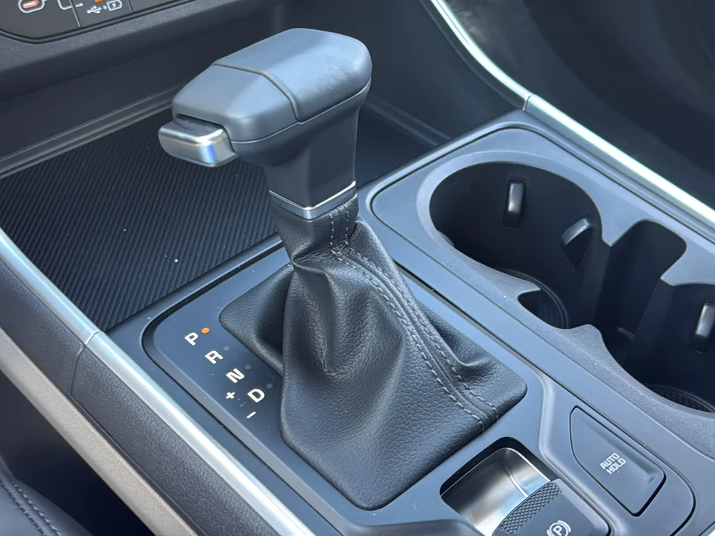 New 2027 Ceramic Silver Kia LXS image 44
