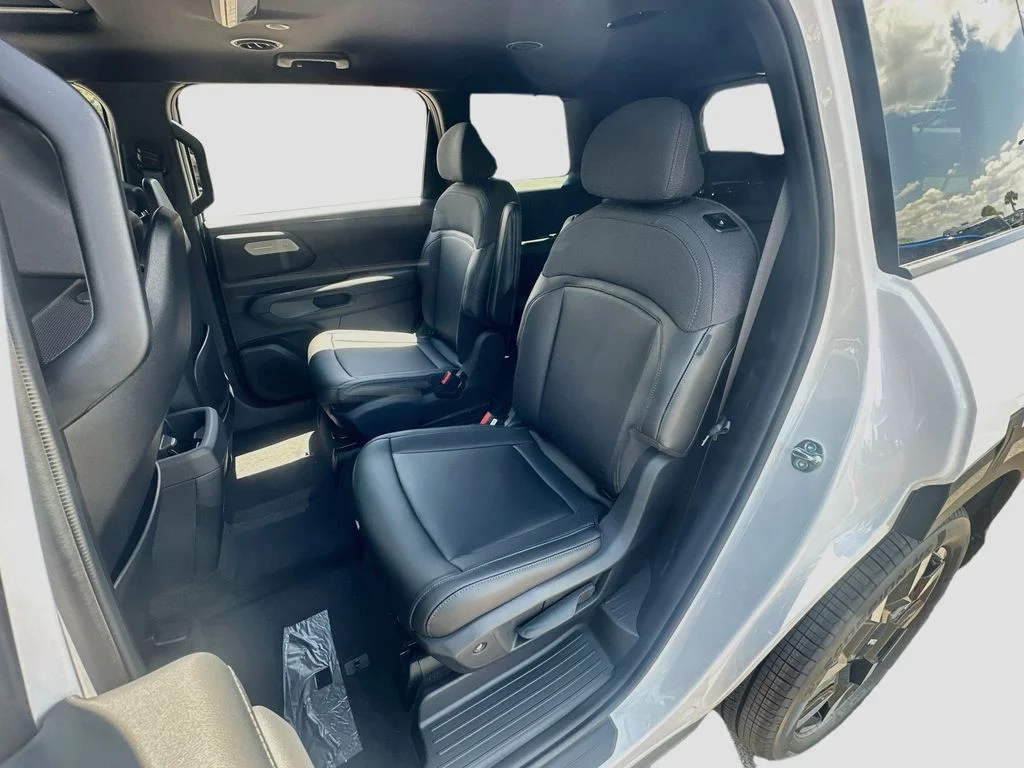 New 2027 Glacial White Pearl Kia S image 25