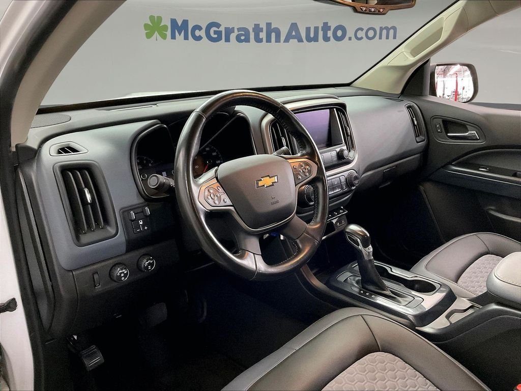 Used 2022 White Chevrolet Z71 image 17