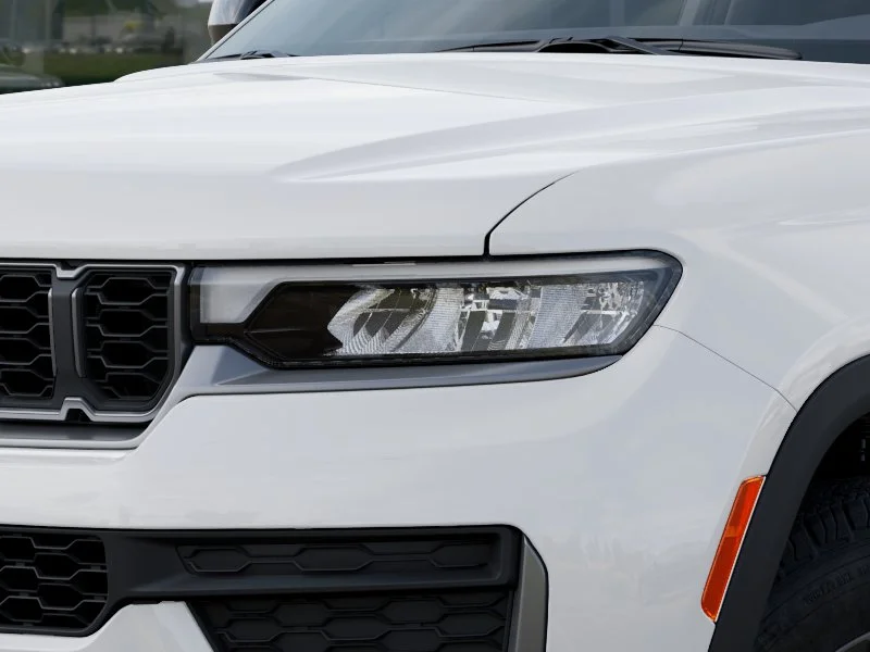 New 2027 Bright White Clear-Coat Paint Jeep Laredo Altitude image 41