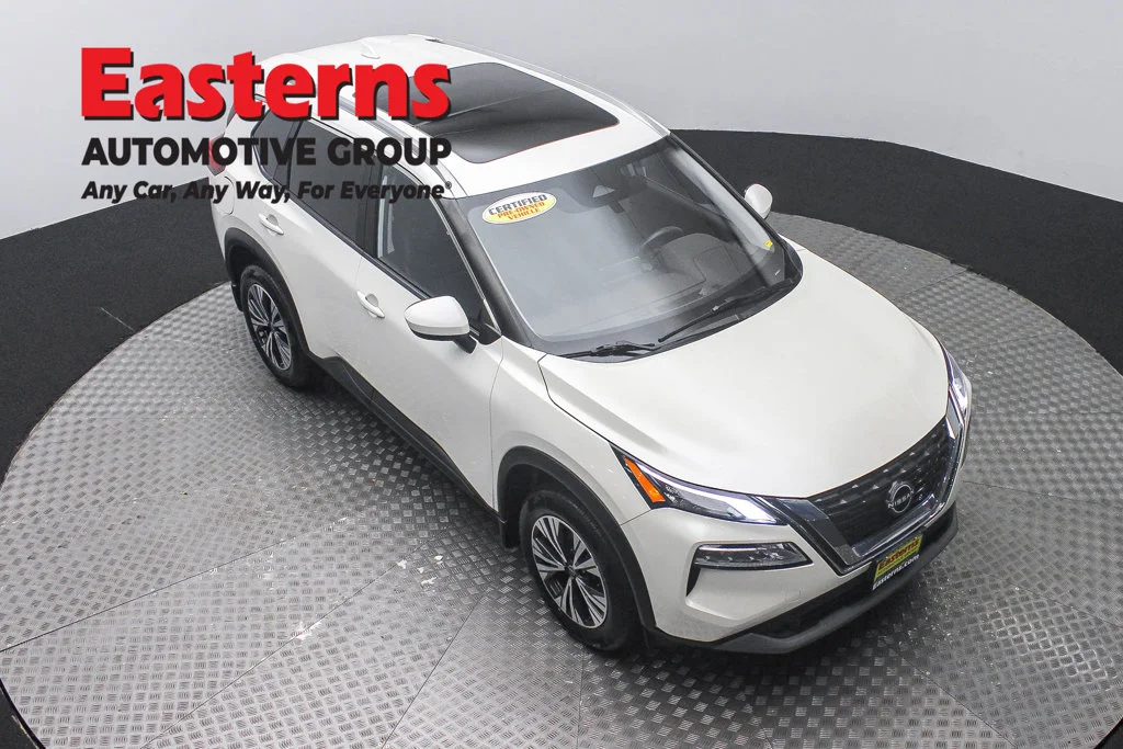 Used 2023 White Nissan SV image 3
