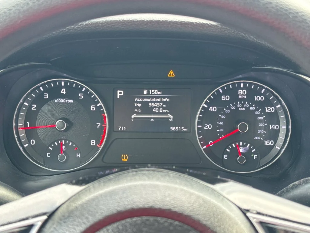 Used 2024 White Kia LXS image 16