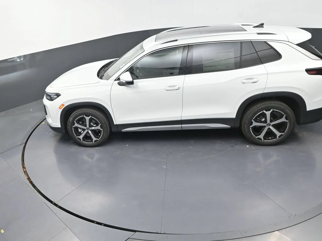 2026 Volkswagen Tiguan SE - Photo 17