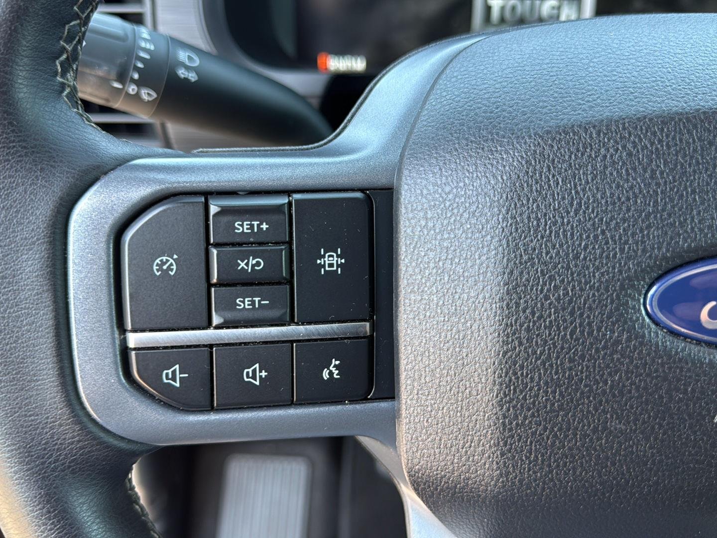 Used 2025 Agate Black Ford XLT image 25