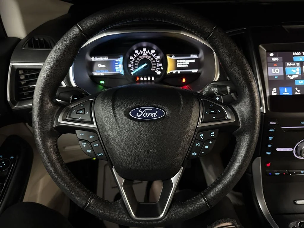 Used 2018 White Platinum Clearcoat Metallic Ford Titanium image 21