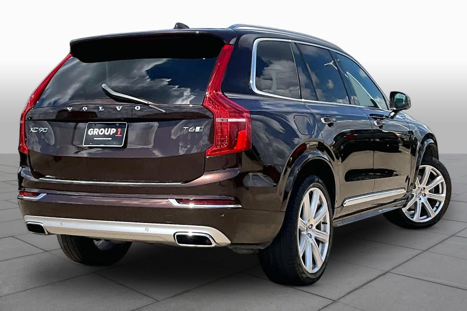 Used 2018 Maple Brown Metallic Volvo Inscription image 13