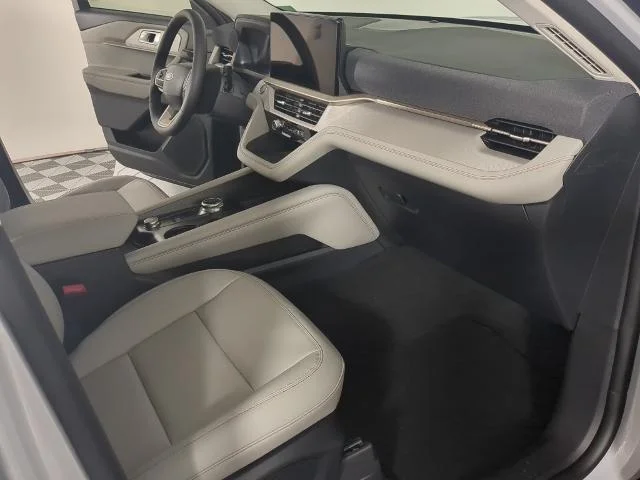 New 2026 Space White Metallic Ford Active image 19