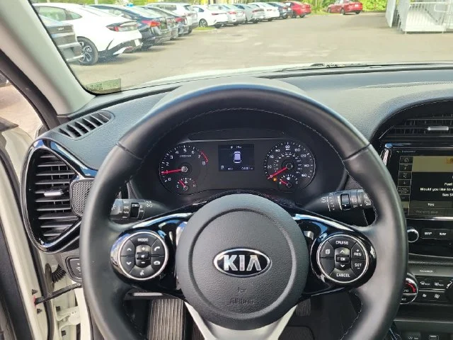 Used 2021 White Kia EX image 25