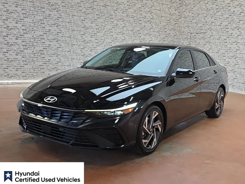 Certified Used 2025 Abyss Black Hyundai SEL Convenience image 3