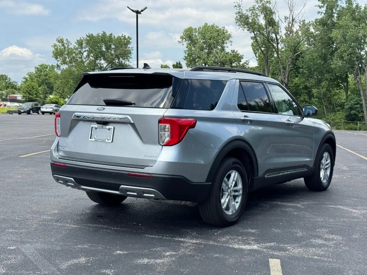 Used 2023 Iconic Silver Ford XLT image 4