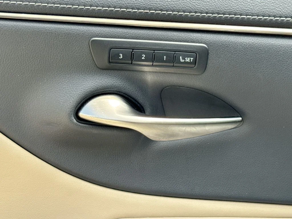 Used 2019 Silver Lexus 350 image 13