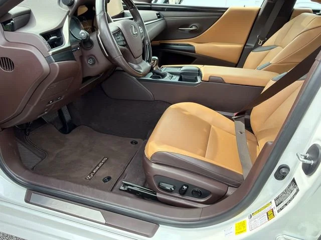 Used 2021 White Lexus ES 350 image 9