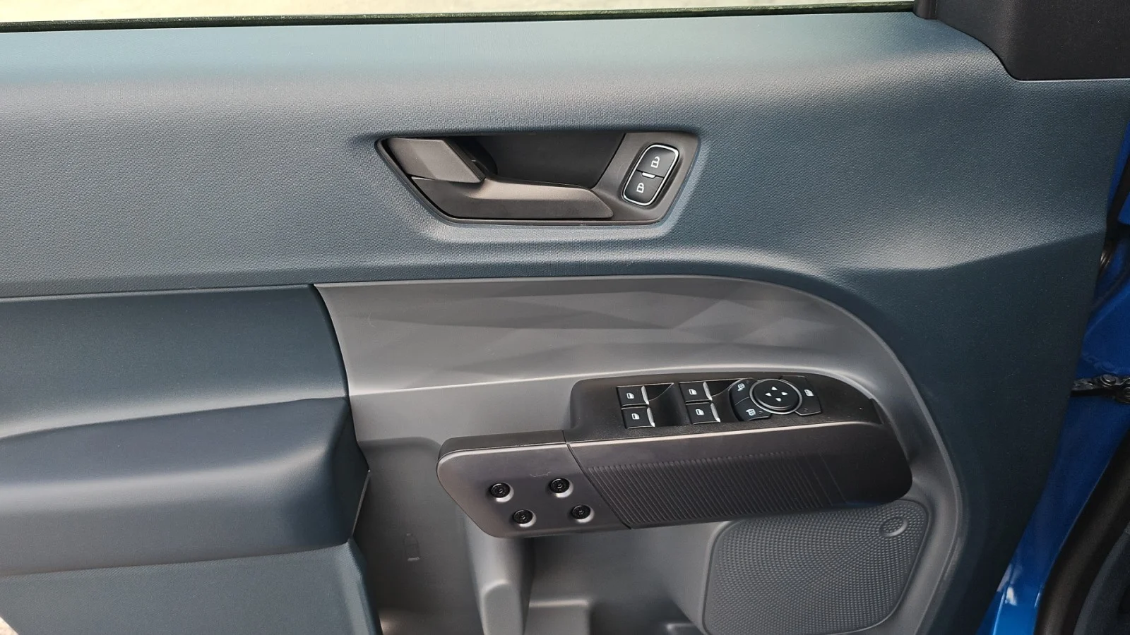New 2026 Velocity Blue Ford XLT AWD image 7