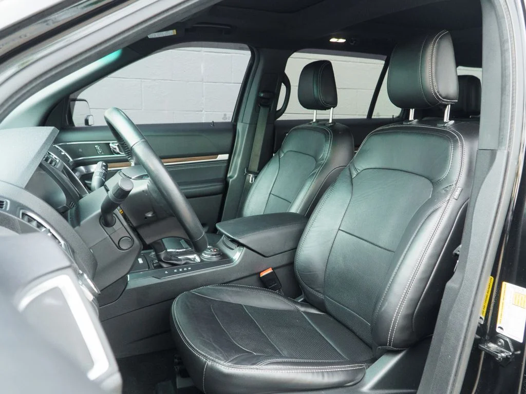 Used 2018 Shadow Black Ford Limited image 5