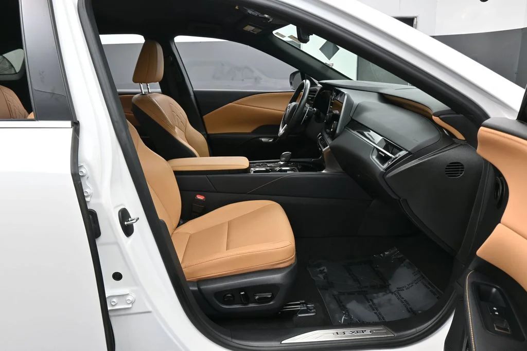 Used 2025 White Pearl Lexus 350 image 41