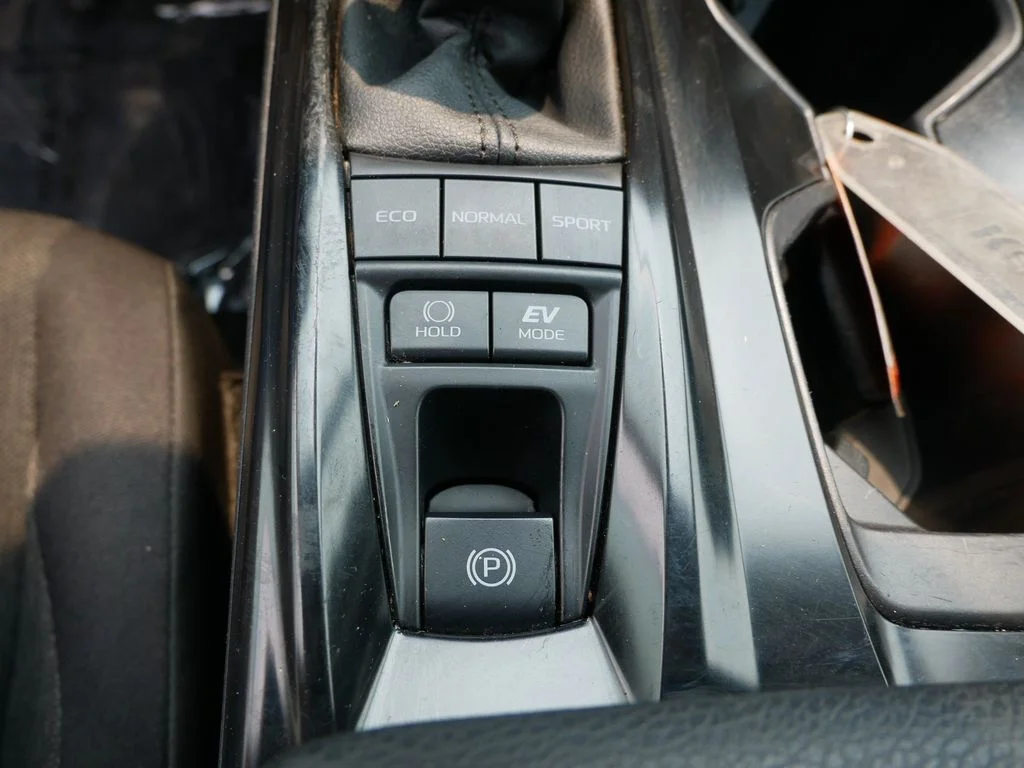 Certified Used 2025 Silver Toyota LE image 22