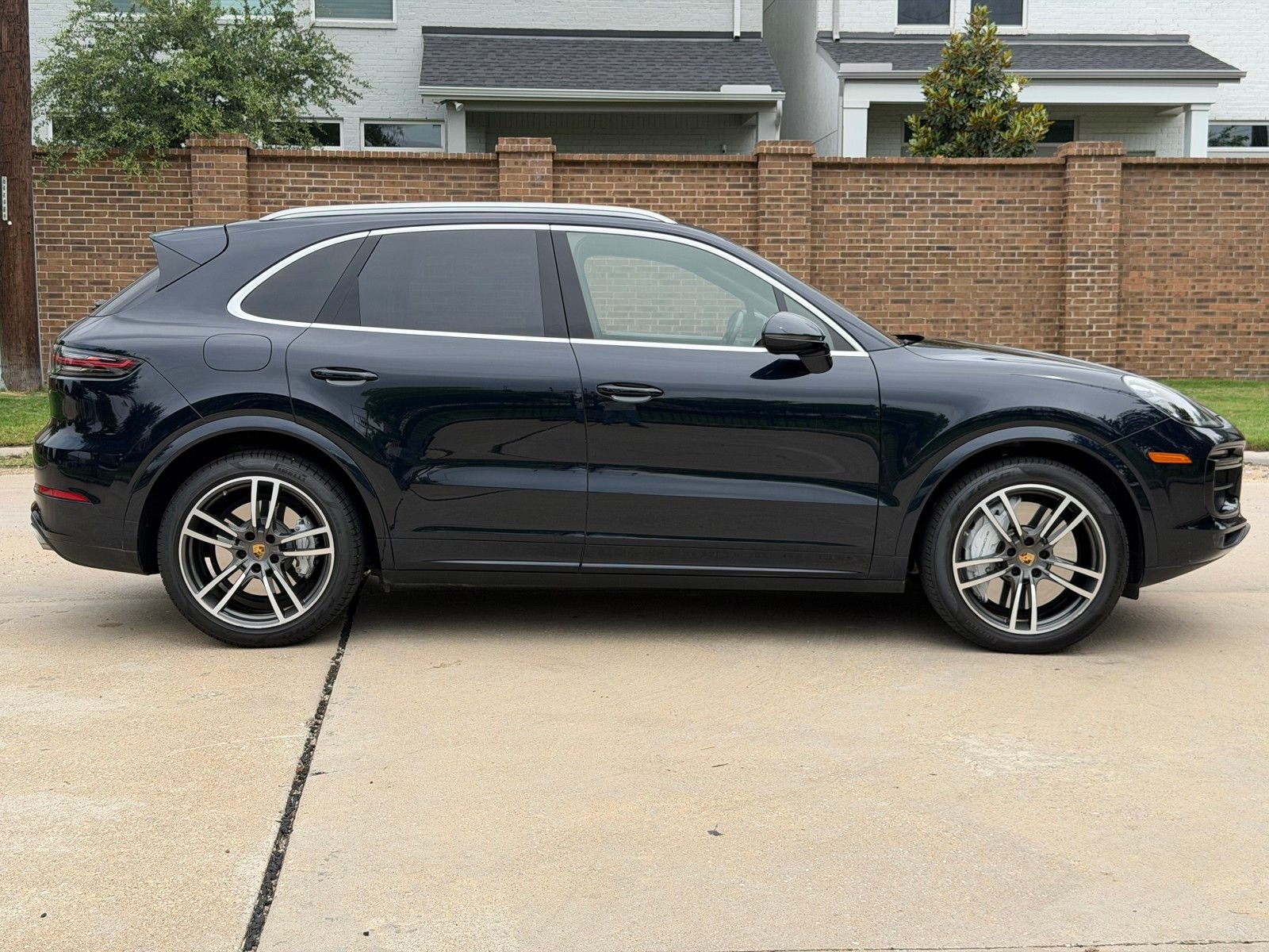 Used 2020 Blue Porsche Turbo image 15