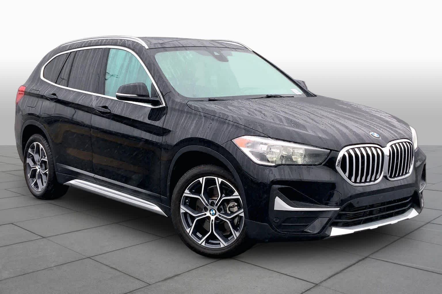 Used 2022 Jet Black BMW xDrive28i image 3