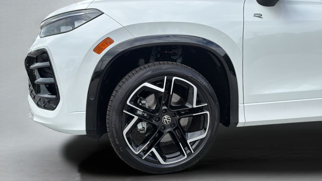 New 2026 Opal White Pearl Volkswagen 2.0T SEL R-Line Turbo image 38