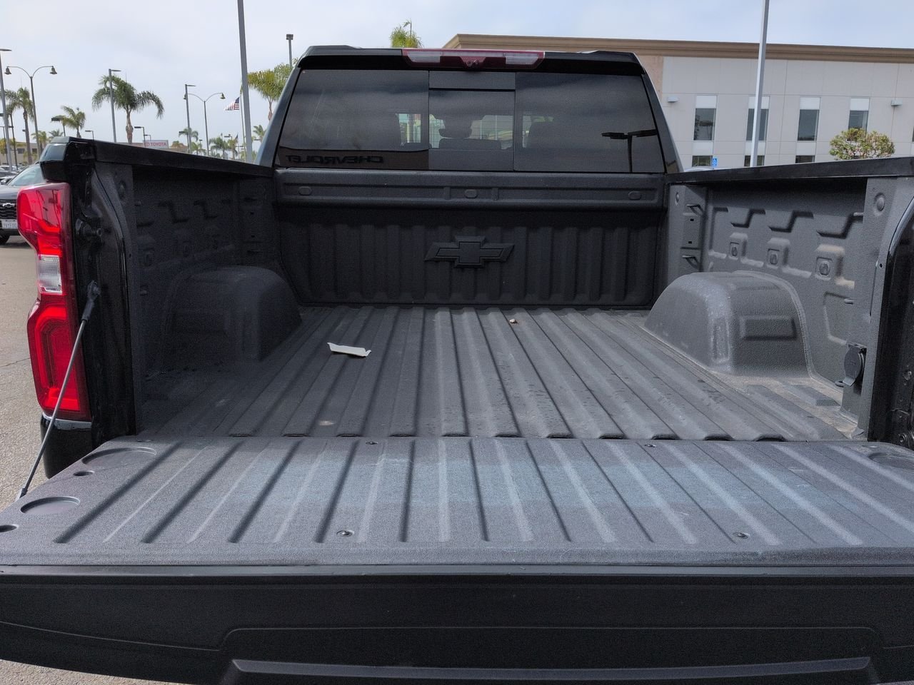 Used 2025 Black Chevrolet ZR2 image 27