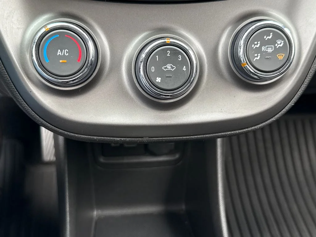 Used 2022 Red Chevrolet LS image 34
