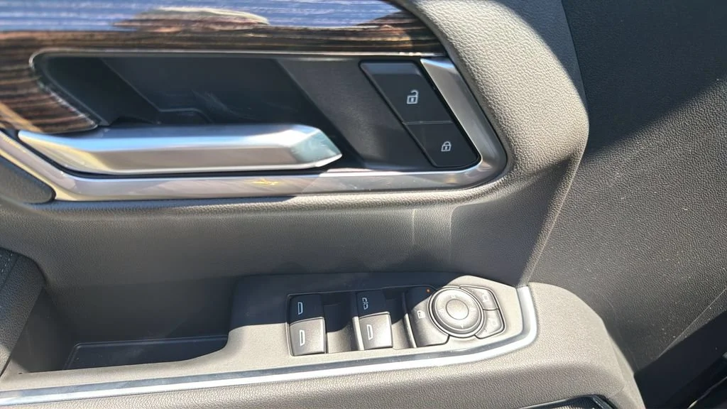 New 2026 Onyx Black GMC Elevation image 30