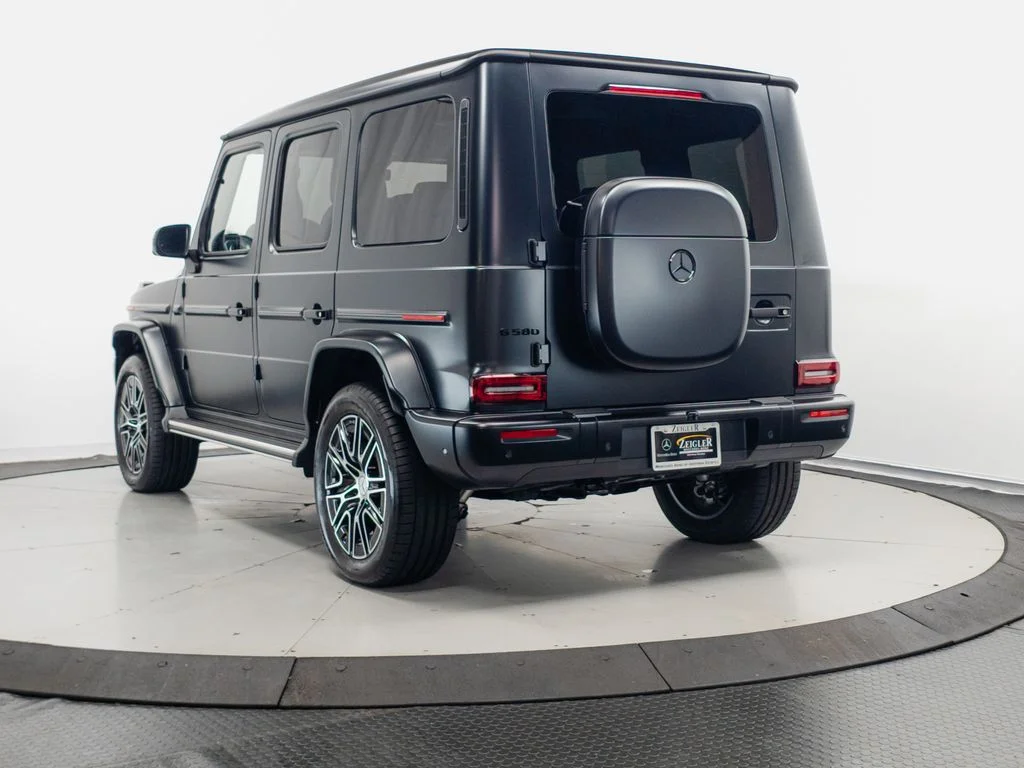 Certified Used 2025 Black Mercedes-Benz G 580 image 30