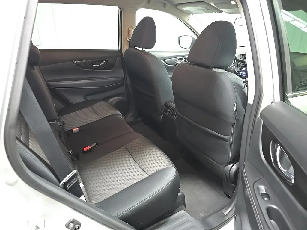 Used 2018 Silver Nissan SV image 18