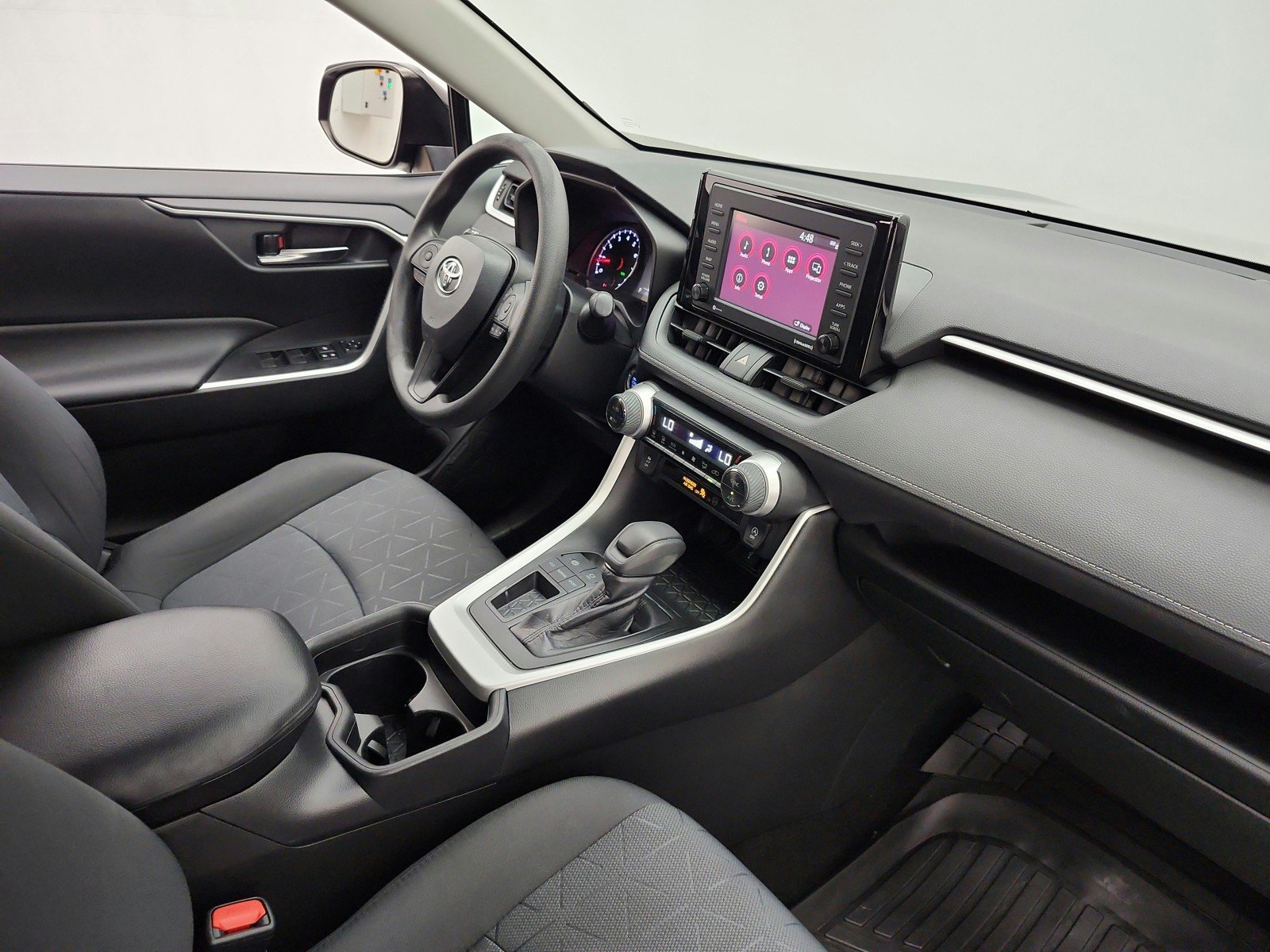 Used 2020 Midnight Black Metallic Toyota XLE FWD (Natl) image 16